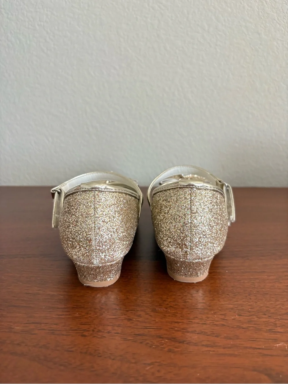 Girls' Glitter Bow Mary Jane Dress Shoes - Gold